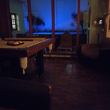 Gueemes Hostel คอร์โดบา ภายนอก รูปภาพ